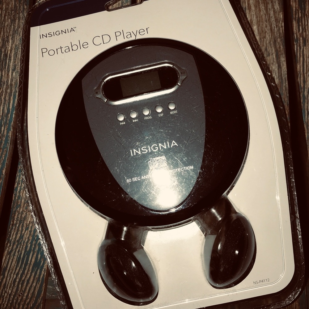 INSIGNIA Portable CD Player NS-P4112 BRAND NEW - STILL IN PACKAGING!